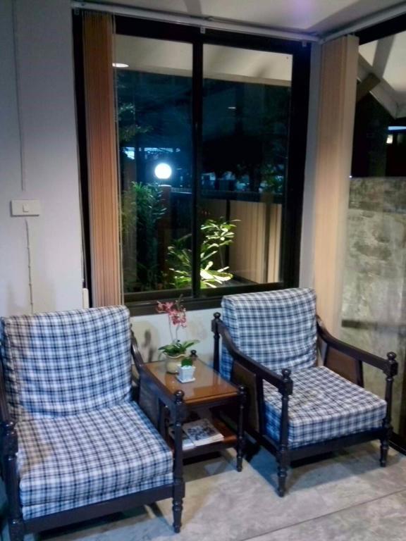 Mon Lodge & Yoga Donmueang Бангкок Номер фото
