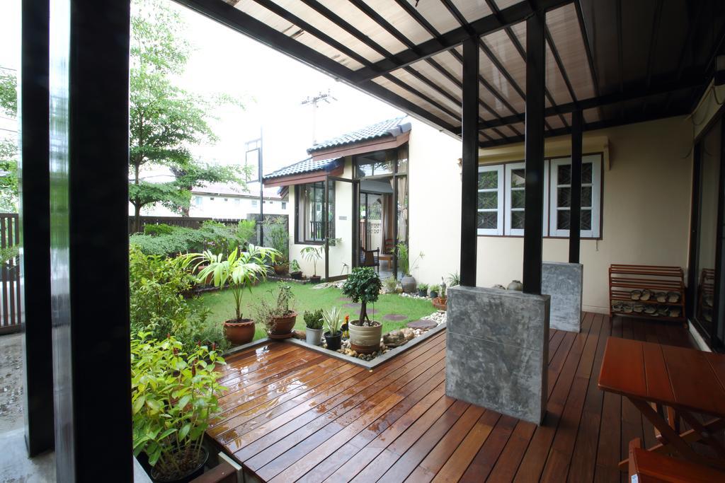 Mon Lodge & Yoga Donmueang Бангкок Номер фото