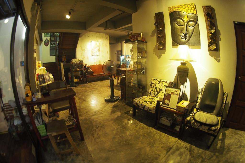 Mon Lodge & Yoga Donmueang Бангкок Екстер'єр фото