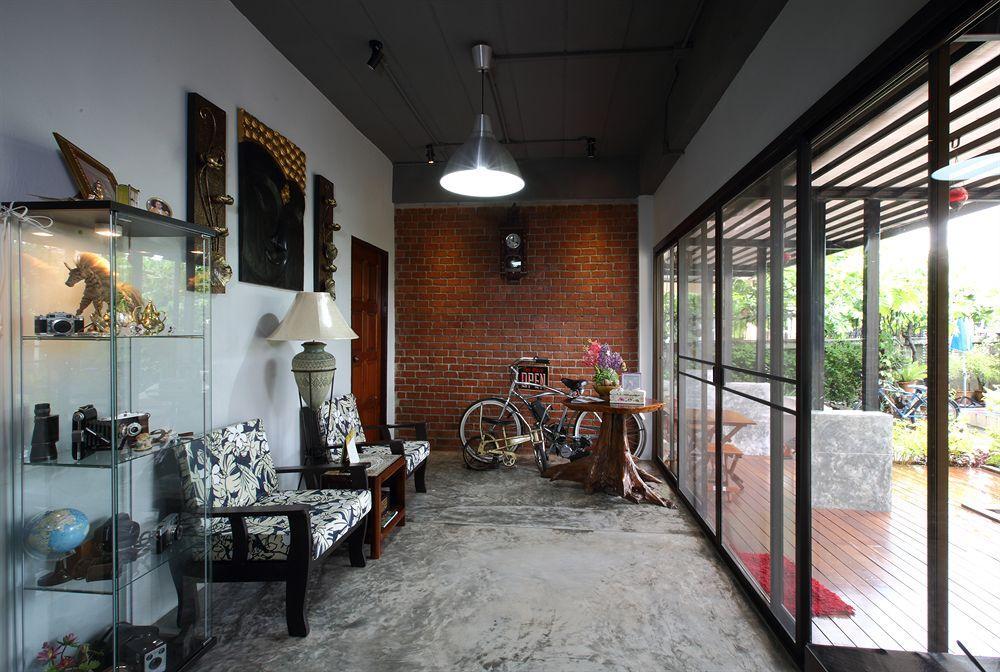Mon Lodge & Yoga Donmueang Бангкок Екстер'єр фото