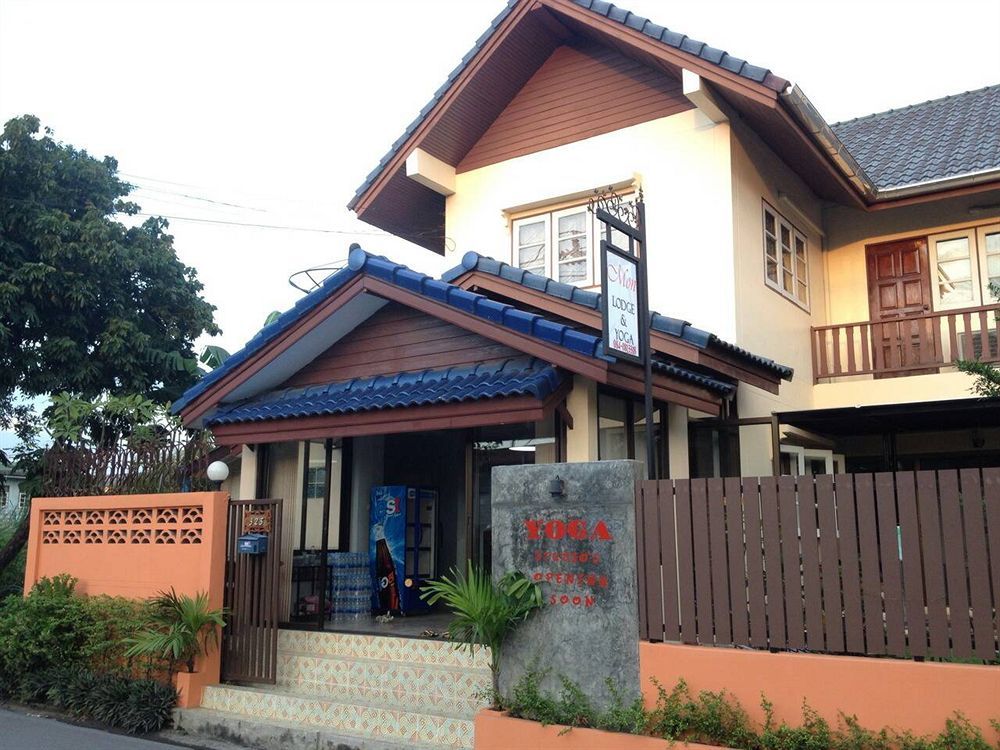 Mon Lodge & Yoga Donmueang Бангкок Екстер'єр фото