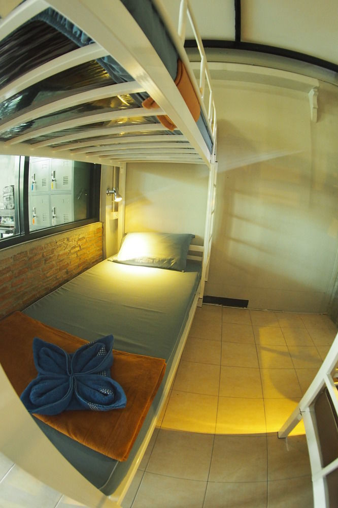 Mon Lodge & Yoga Donmueang Бангкок Екстер'єр фото