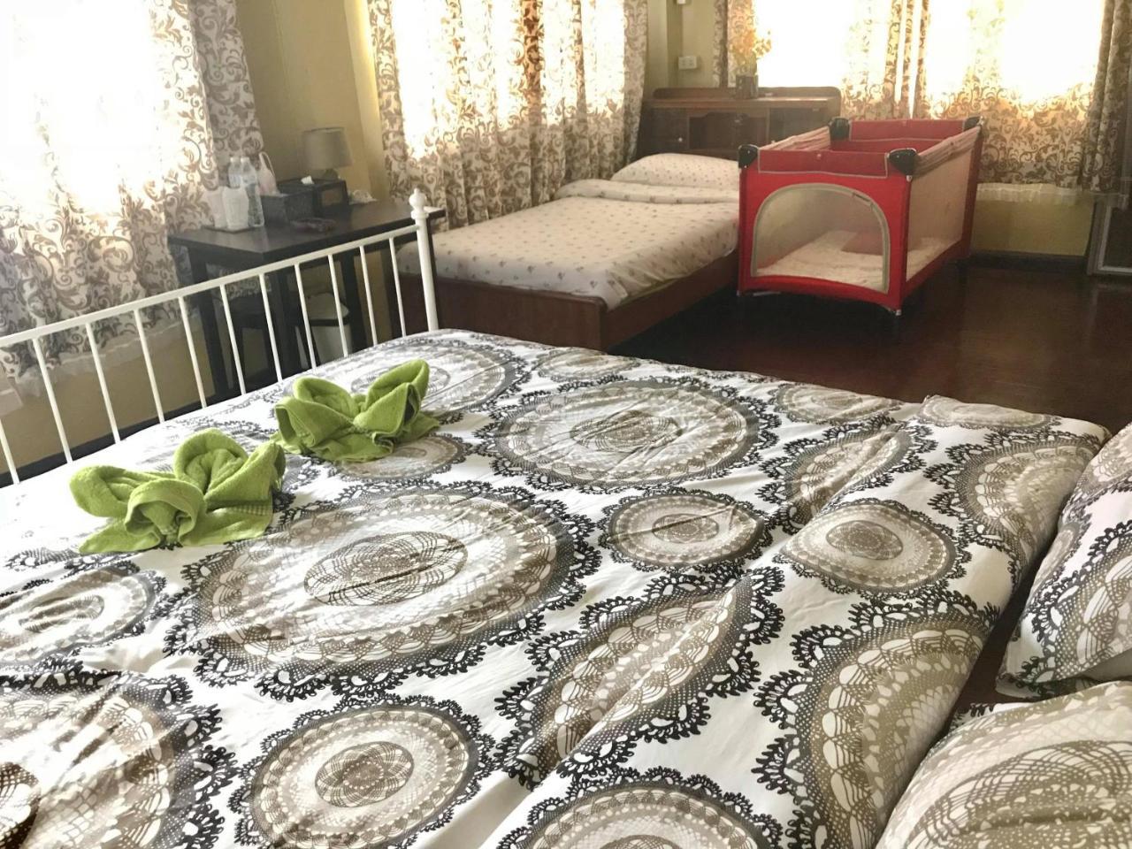Mon Lodge & Yoga Donmueang Бангкок Екстер'єр фото