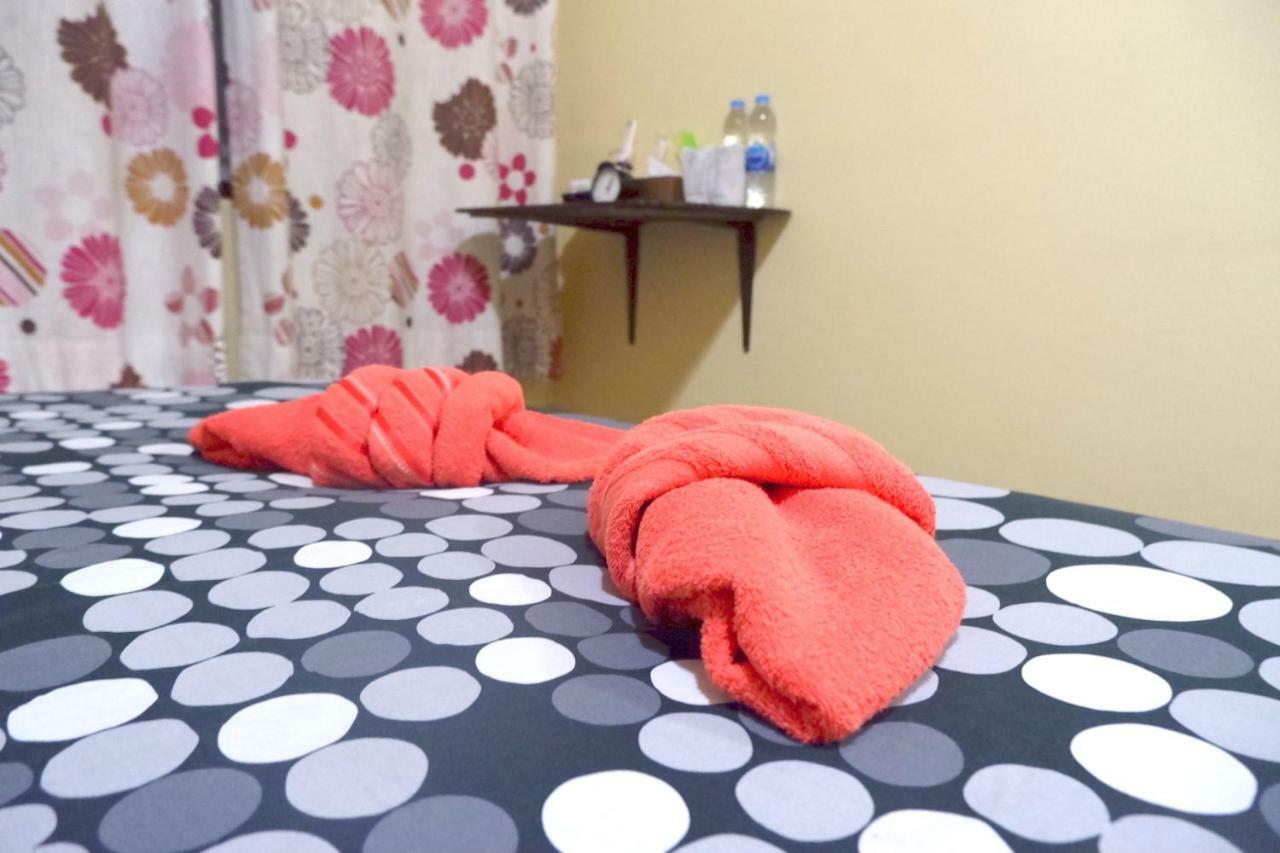 Mon Lodge & Yoga Donmueang Бангкок Екстер'єр фото