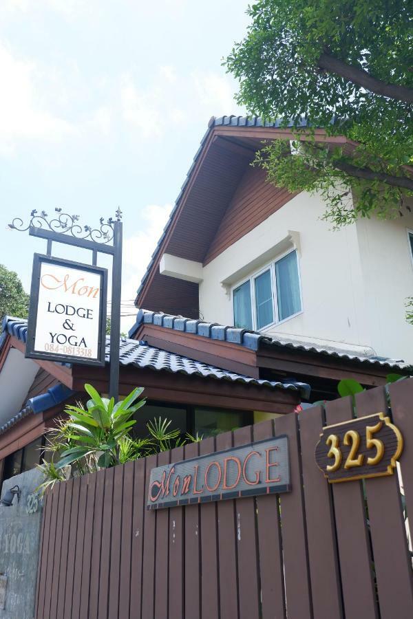 Mon Lodge & Yoga Donmueang Бангкок Екстер'єр фото