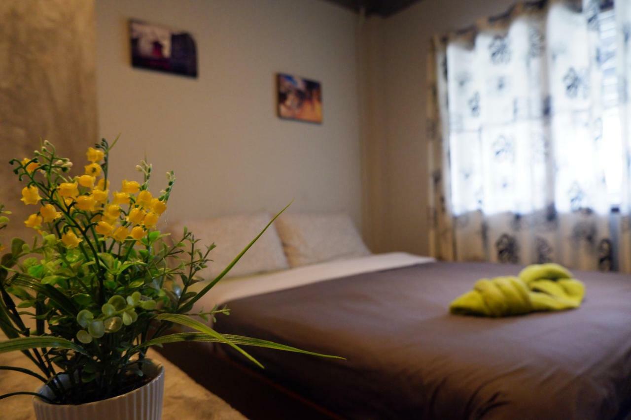 Mon Lodge & Yoga Donmueang Бангкок Екстер'єр фото